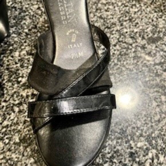 Sandals - Picture 3 of 6